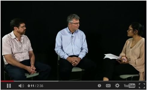 Bimbika Sijapati Basnett, vísindamaður hjá CIFOR, ræðir við dr. Peter Holmgren og dr. Louis Verchot,&hellip;