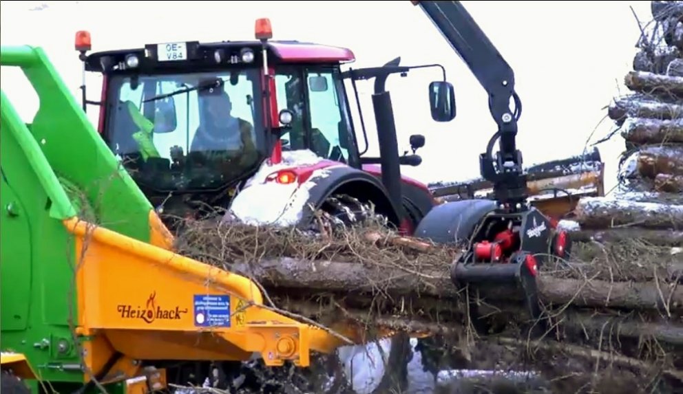 Kurlari með krana að störfum. Mynd Hlynur G. Sigurðsson.