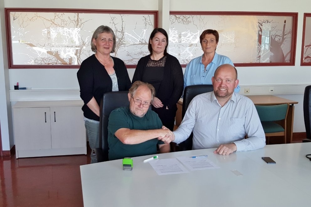 Þröstur Eysteinsson skógræktarstjóri og Arngrímur Viðar Ásgeirsson, framkvæmdastjóri Landsskóga, und…