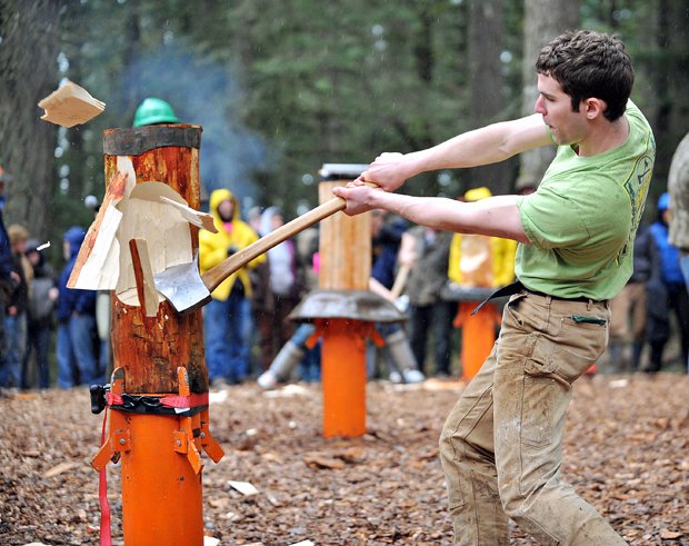 Basknesk-bandaríski skógarmaðurinn ógurlegi, Rick Sotil, kemur á hátíðina og sýnir meðal annars fimi…