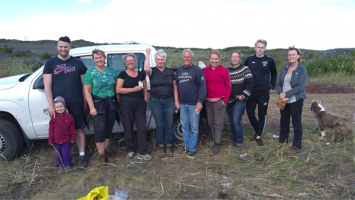 Hluti þátttakenda í fyrsta gróðursetningardegi Skógræktar- og uppgræðslufélags Þorlákshafnar og Ölfu…