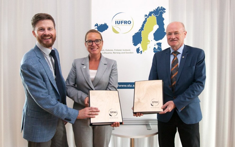 Verkefnisstjórinn Fredrik Ingemarson frá SLU, tengiliðurinn Karin Hornay frá Akademikonferens og  Pe…