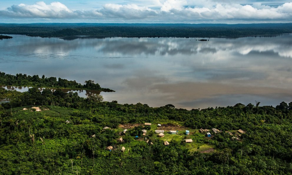 Fyrirhugað lón hefði fært í kaf 376 ferkílómetra lands í miðjum Amaason-frumskóginum. þar sem búa um&hellip;