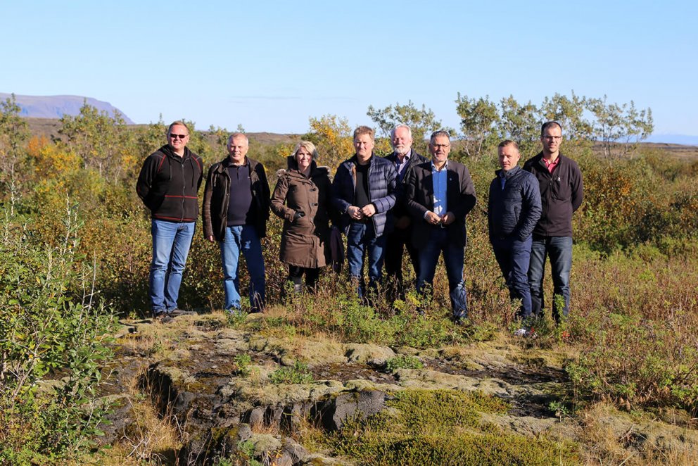 Í skógarlundi í nágrenni Þorlákshafnar. Fv. Davíð Halldórsson, umhverfisstjóri Ölfuss, Guðmundur Ste…
