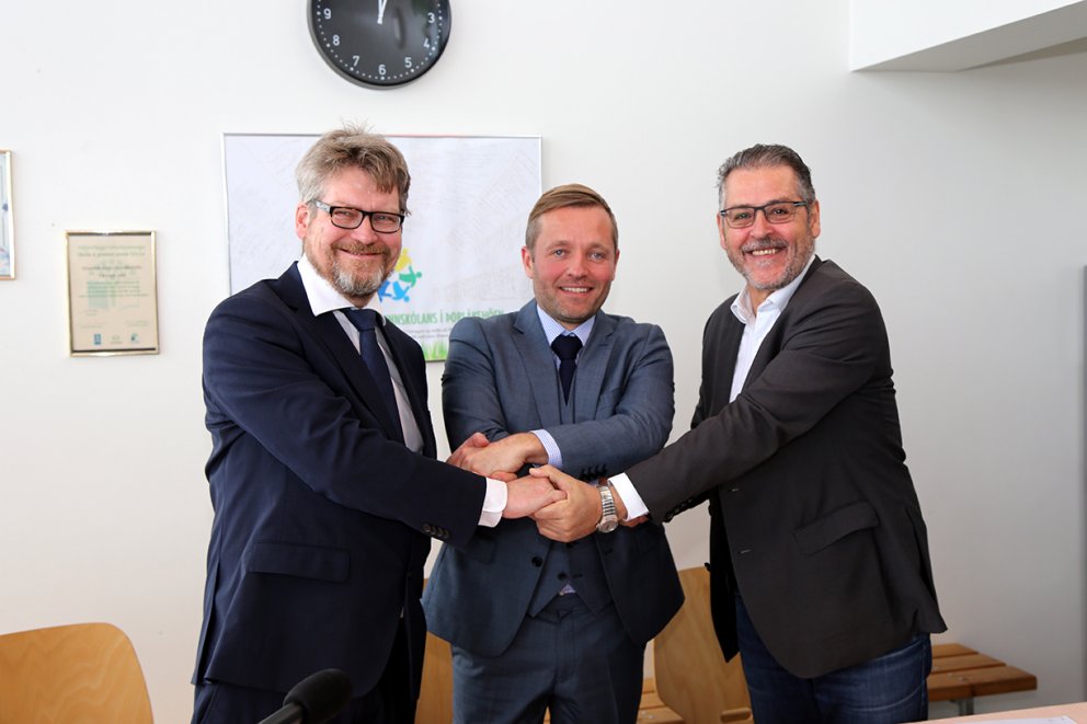 Þessa mynd tók Áskell Þórisson, útgáfu- og kynningarstjóri Landgræðslunnar, þegar skrifað hafði veri…