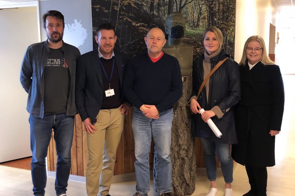 Að lokinni undirskrift samningsins á aðalskrifstofu Skógræktarinnar í vikunni. Frá vinstri: Gunnlaug…