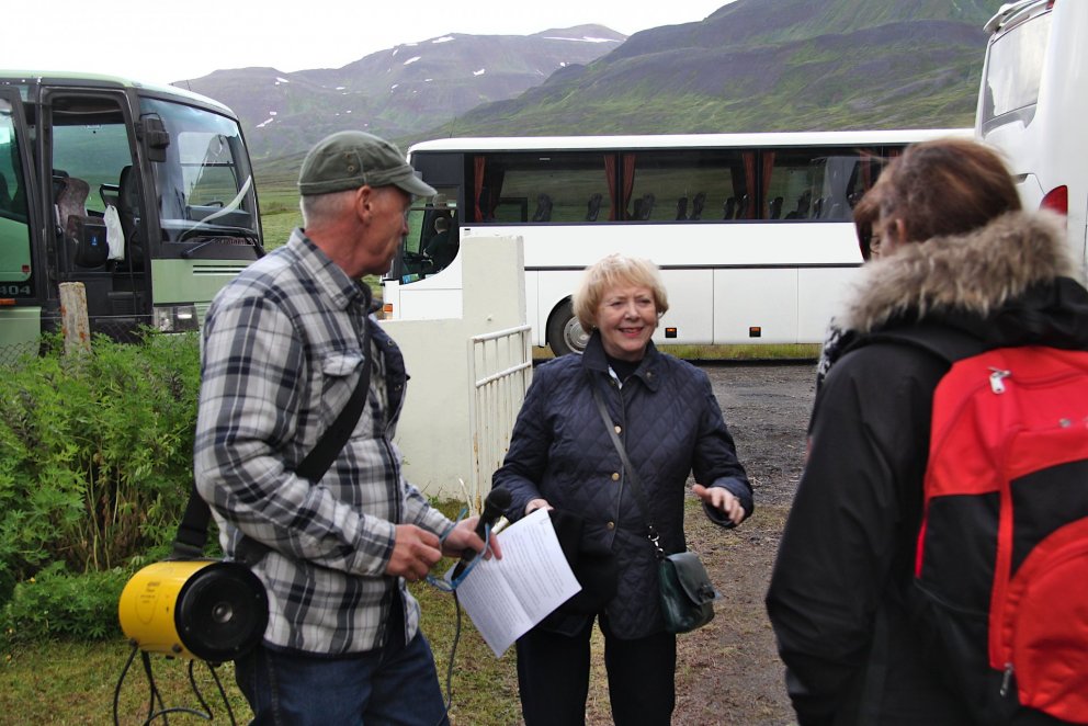 Vigdís Finnbogadóttir er fastagestur á aðalfundum Skógræktarfélags Íslands. Hér er hún í skógarferð …